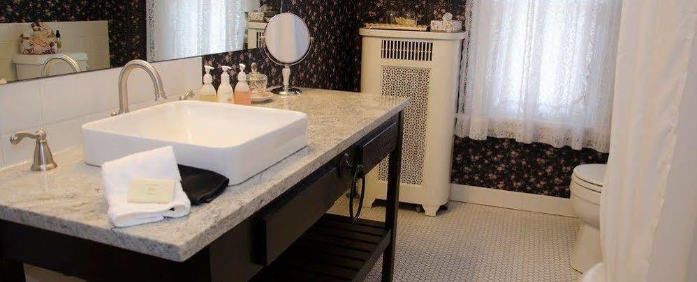 Westby House Inn Екстериор снимка